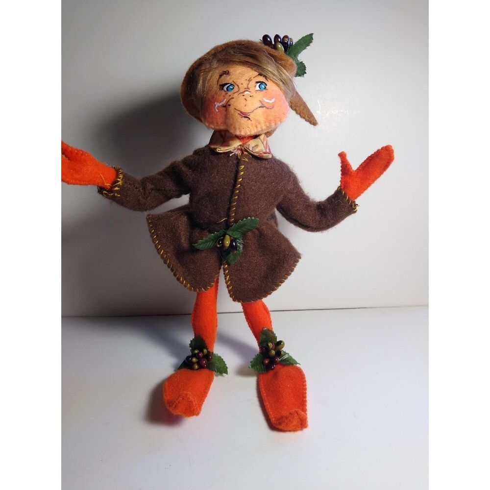Annalee Fabric Elf Figurine Christmas Holiday 8in Handcrafted Doll Festive